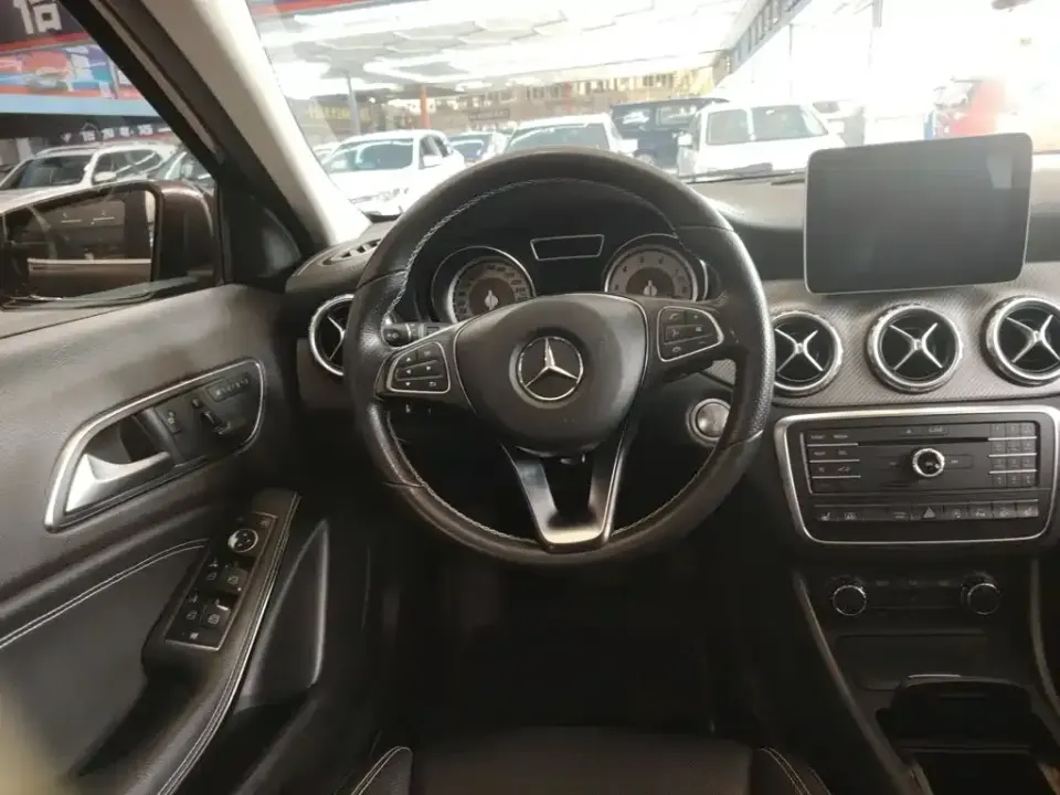 Mercedes-Benz GLA