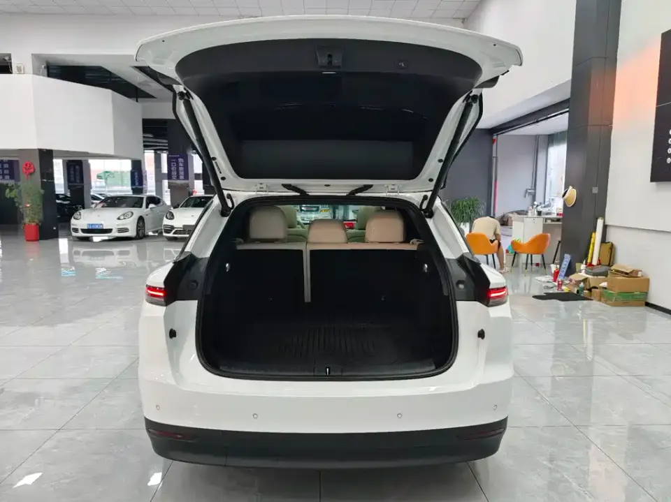 Li Li i6