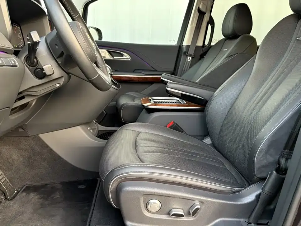 Hongqi Hongqi HQ9