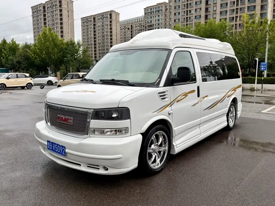 GMC Savana