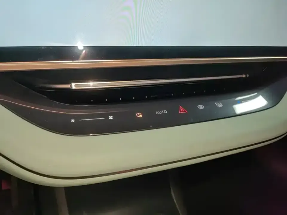 Hongqi Hongqi EH7