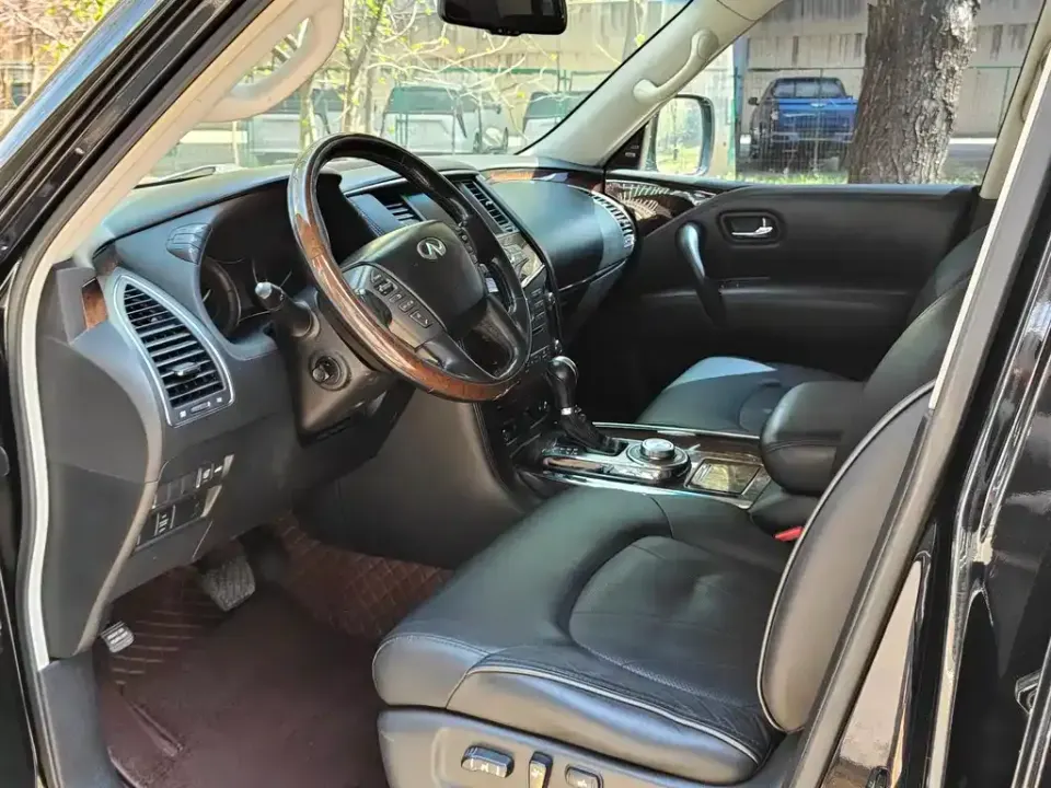 Infiniti QX