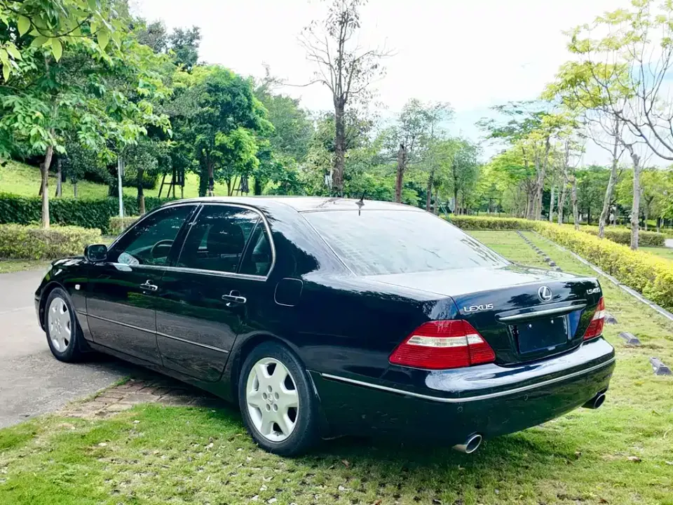 Lexus LS