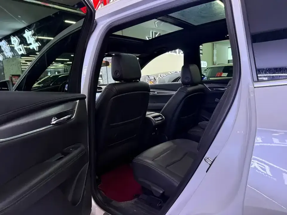 Cadillac XT6