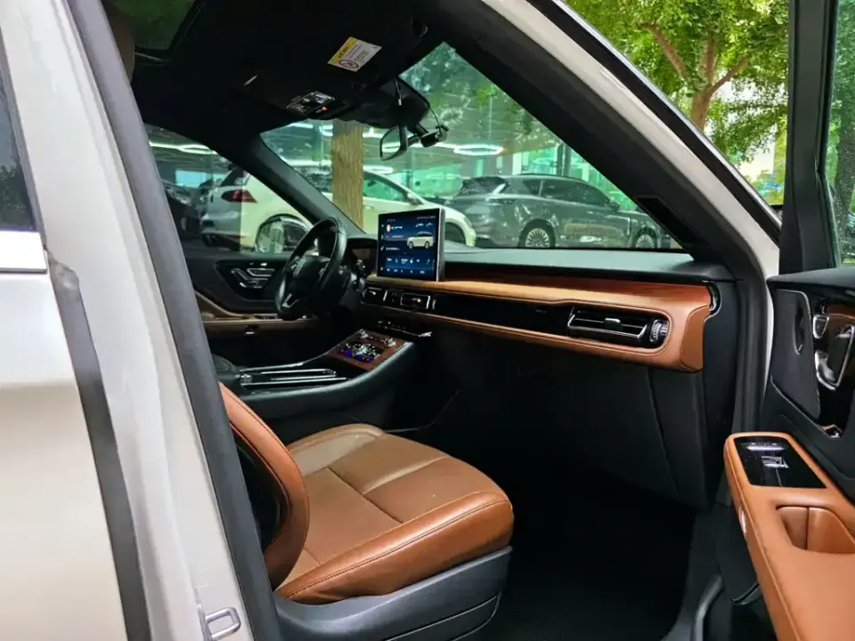 Lincoln Aviator