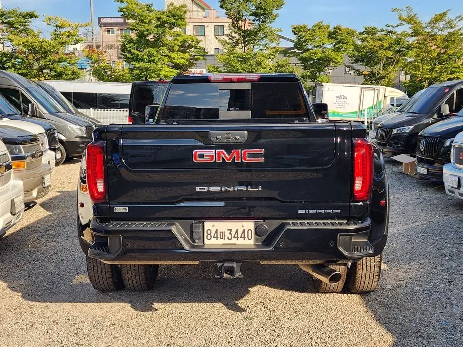GMC Sierra