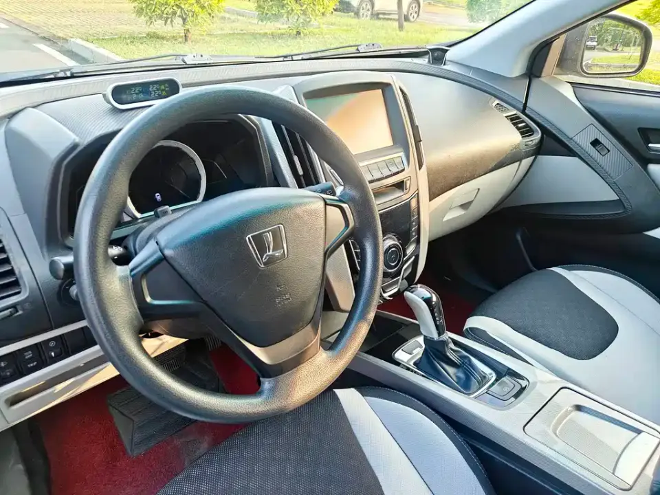 Luxgen U6