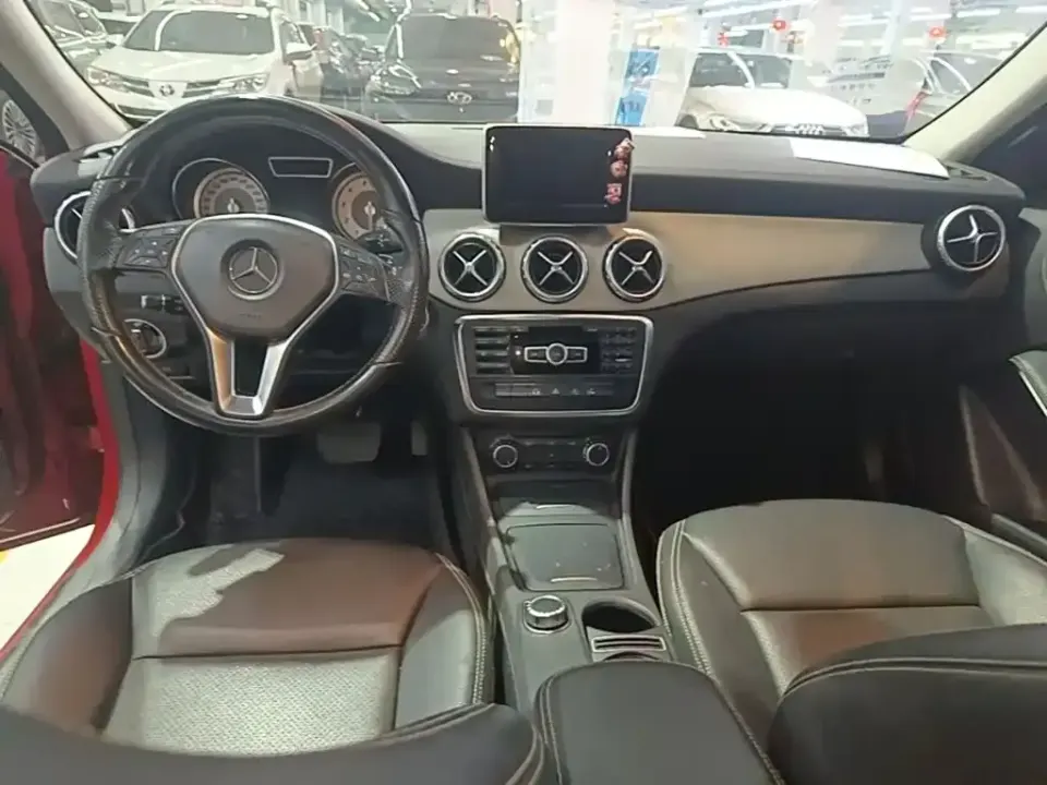 Mercedes-Benz GLA