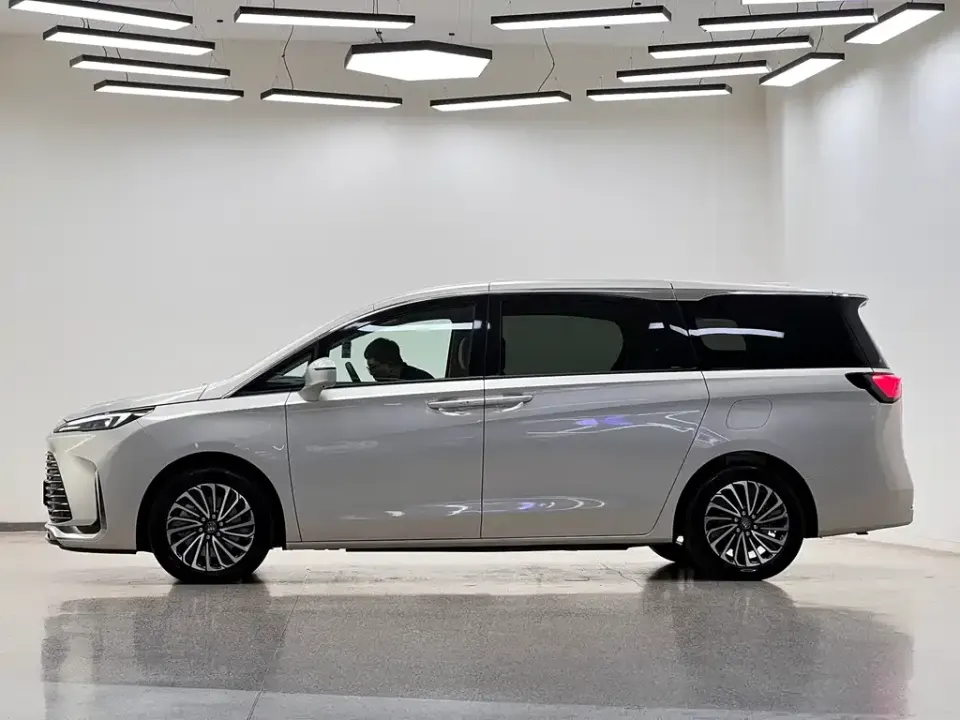 Buick GL8 Hybrid