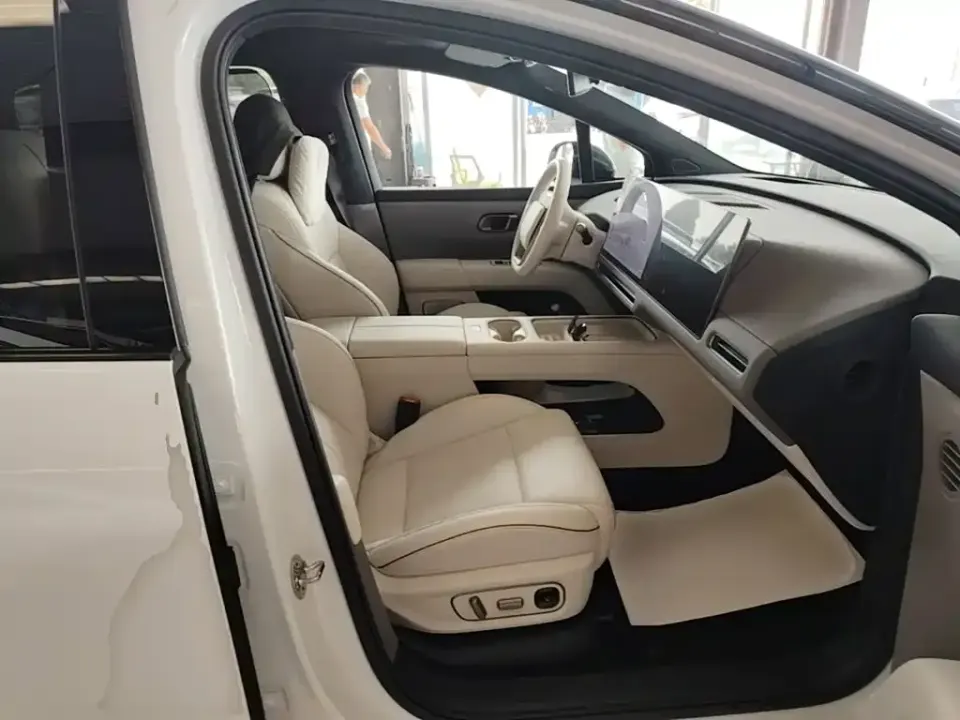 Li Li i6
