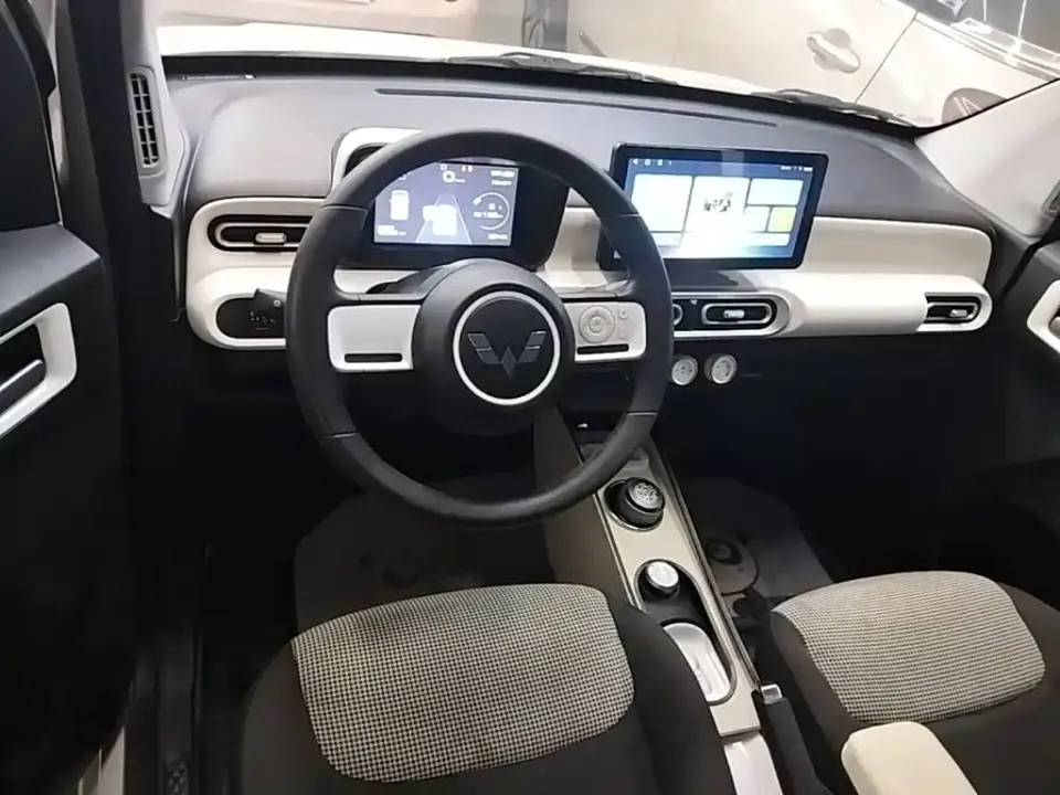 Wuling MINIEV