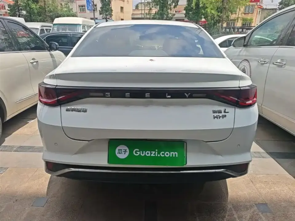 Geely L HiP