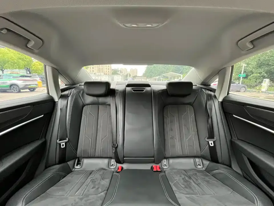 Audi A7L
