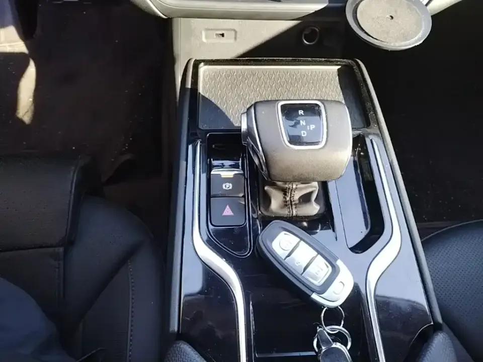 Hongqi Hongqi E-QM5