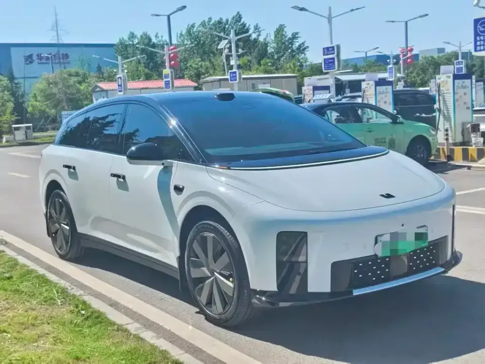 Li Li i6