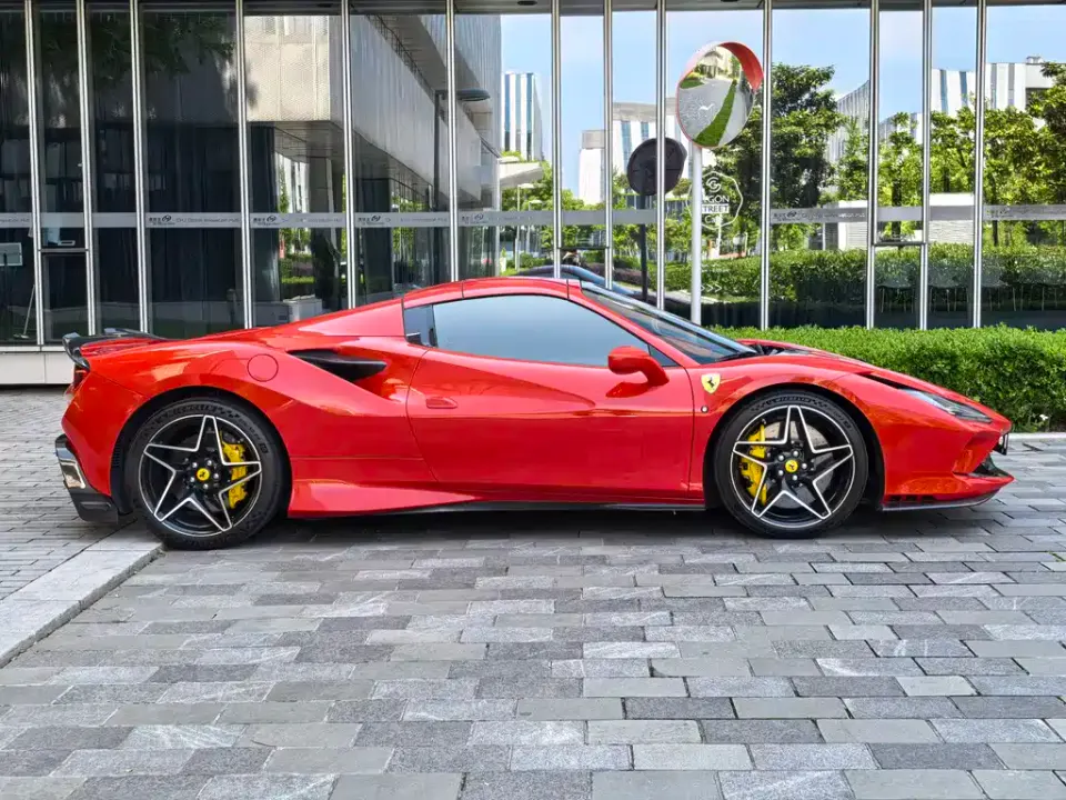 Ferrari F8