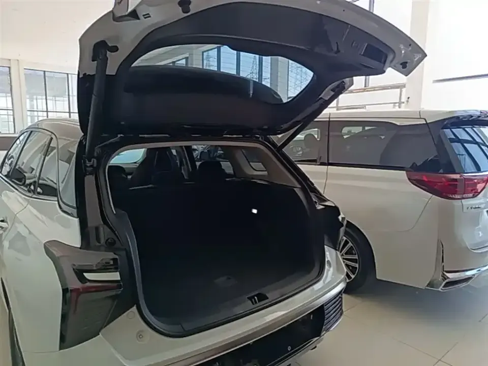 Hongqi Hongqi HS3