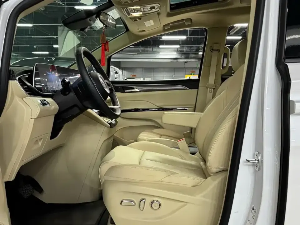 Buick GL8 Hybrid