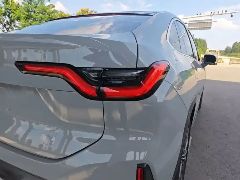Nio EC6