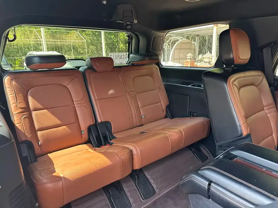Lincoln Navigator