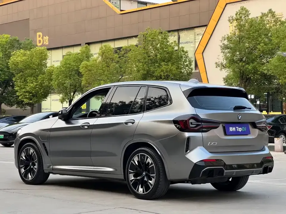 BMW iX3