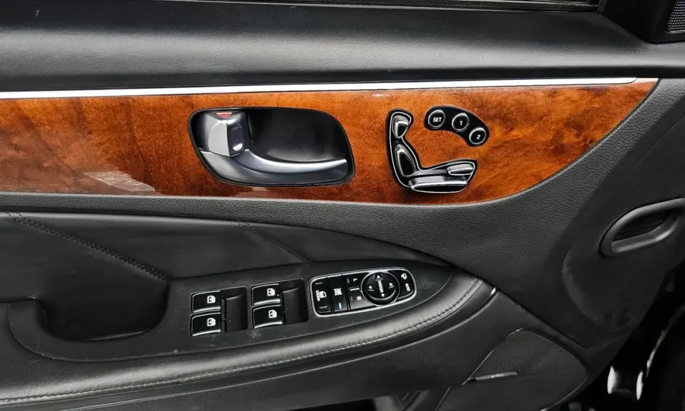 Hyundai Equus