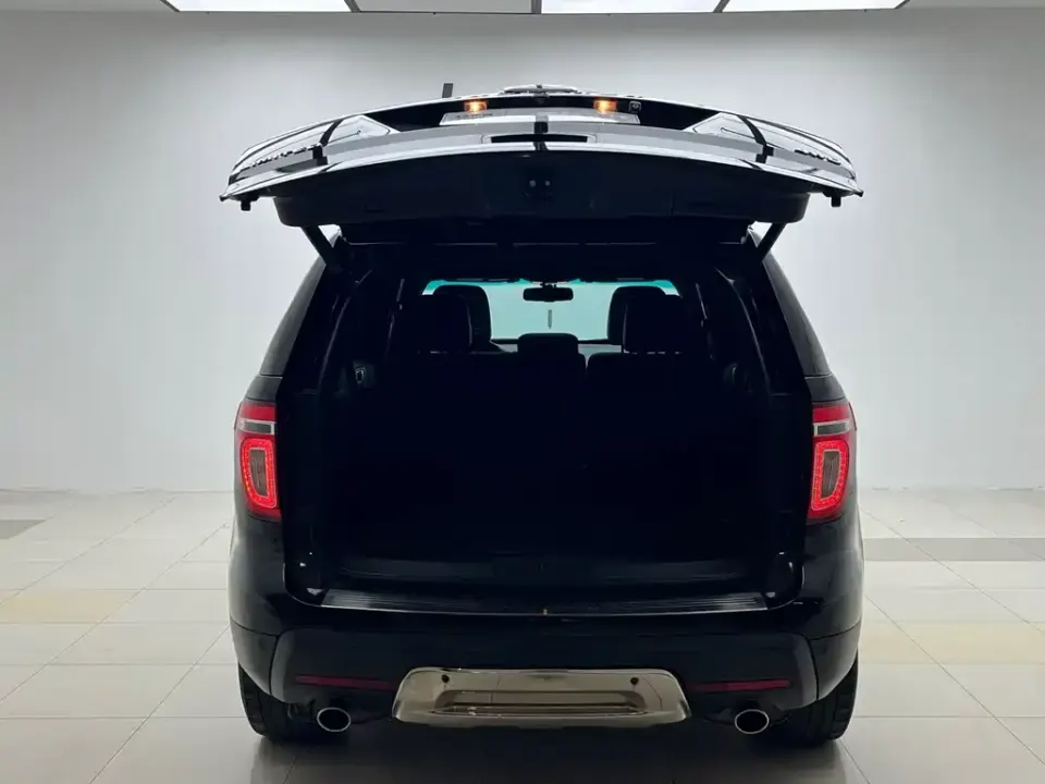 Ford Explorer (Import)