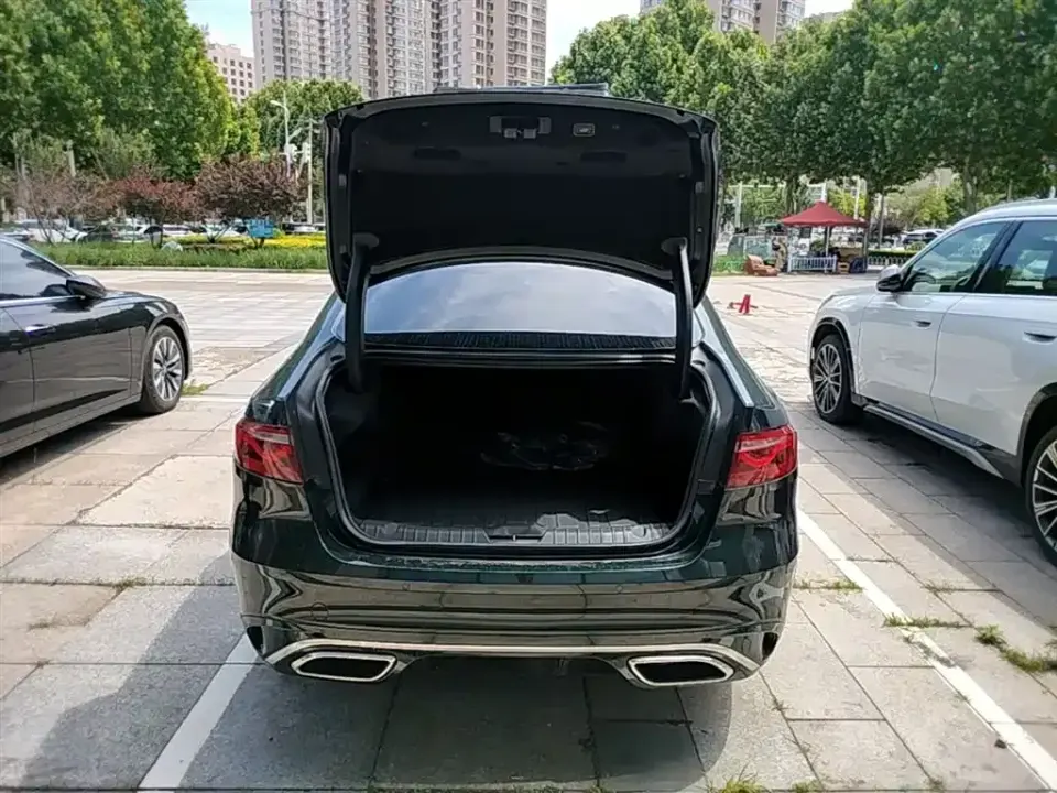 Jaguar XFL