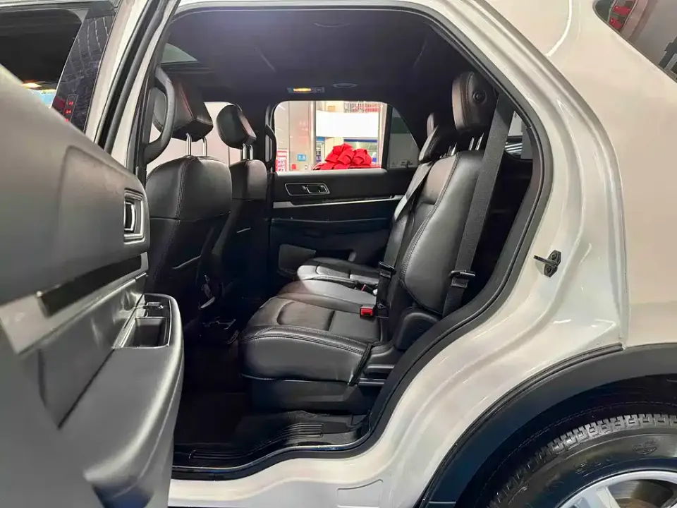 Ford Explorer (Import)