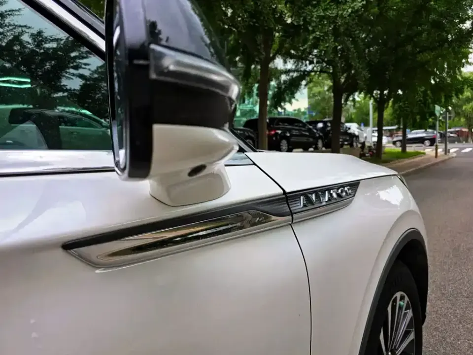 Lincoln Aviator