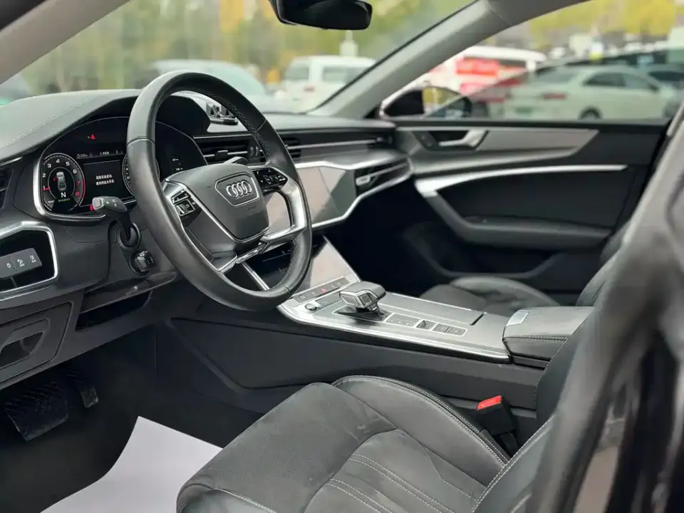 Audi A7L