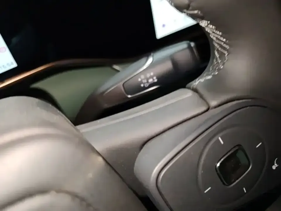 Hongqi Hongqi EH7