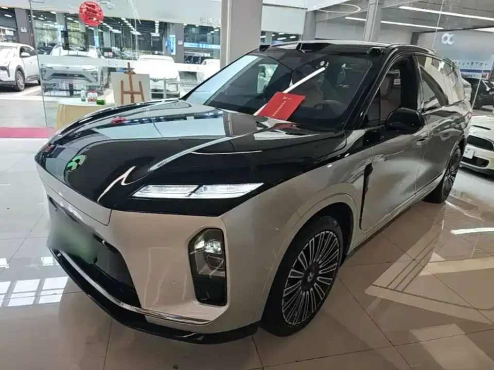 Nio ES8
