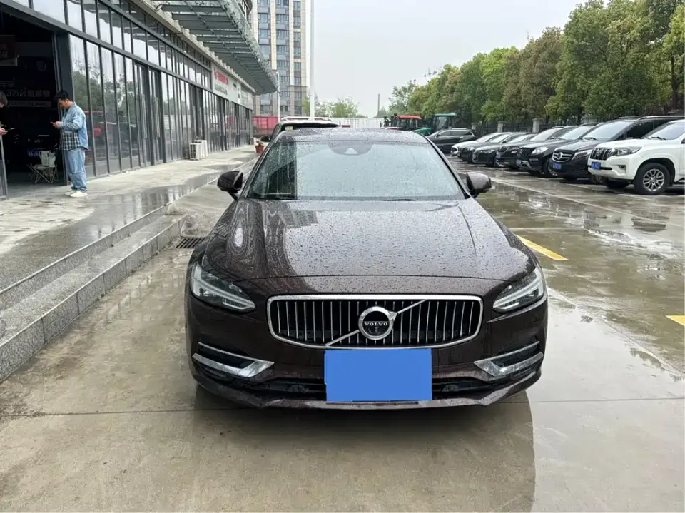 Volvo S90