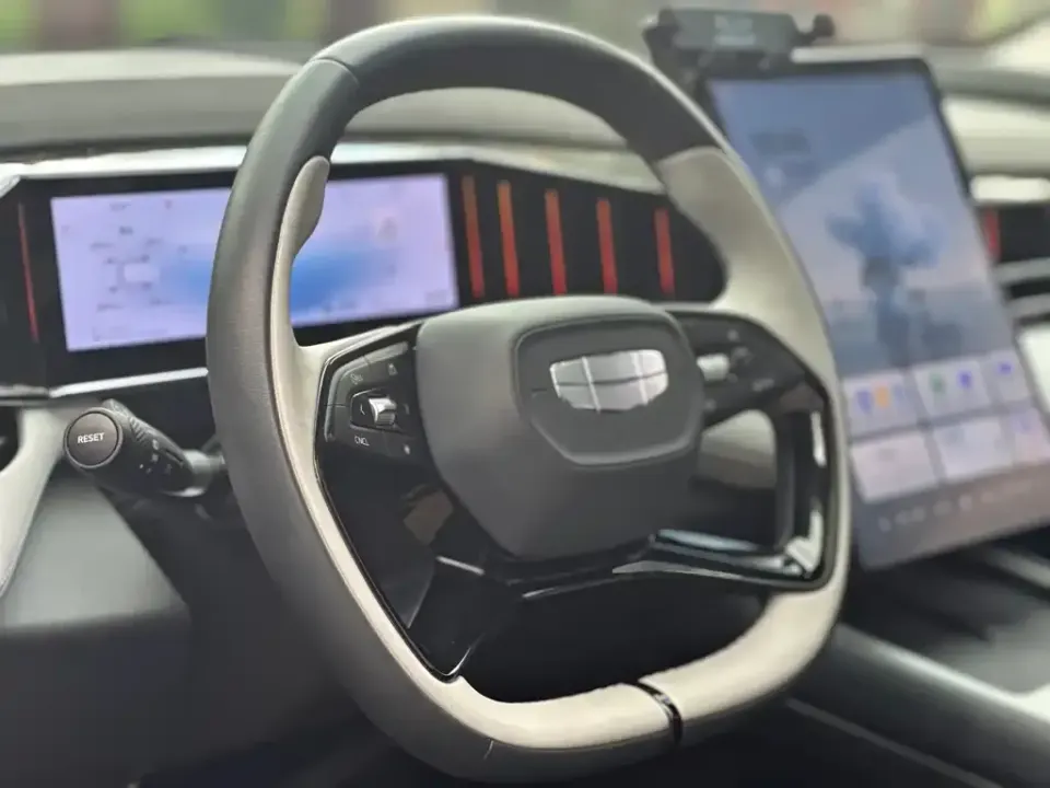 Geely Boyue L