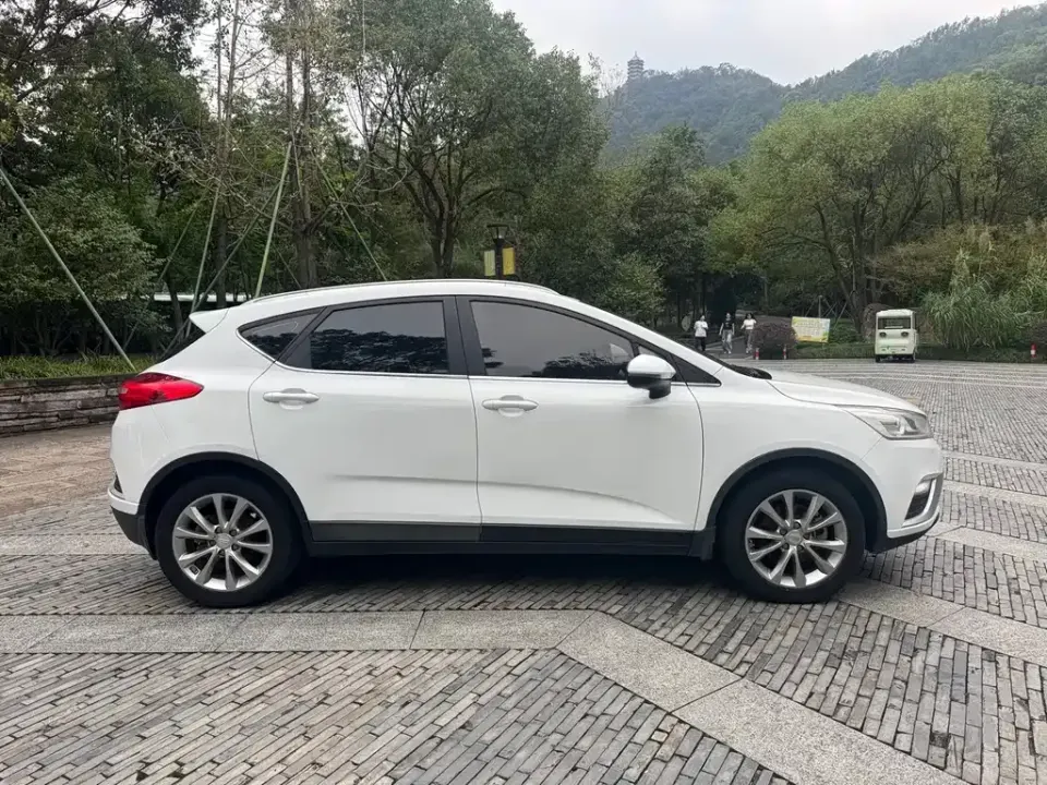 Geely Emgrand GS