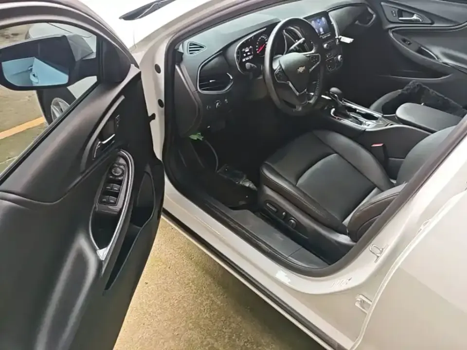 Chevrolet Malibu XL