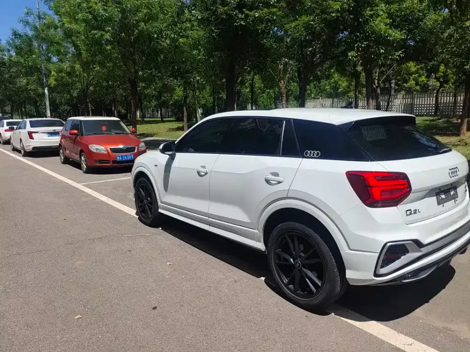 Audi Q2L