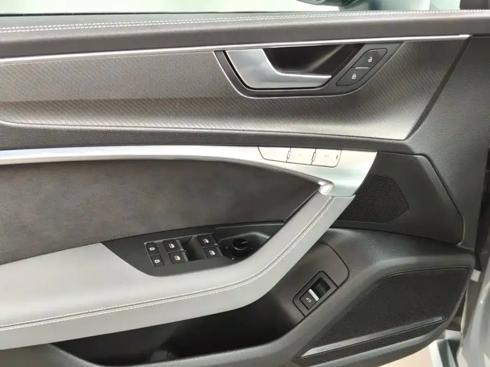 Audi A7L