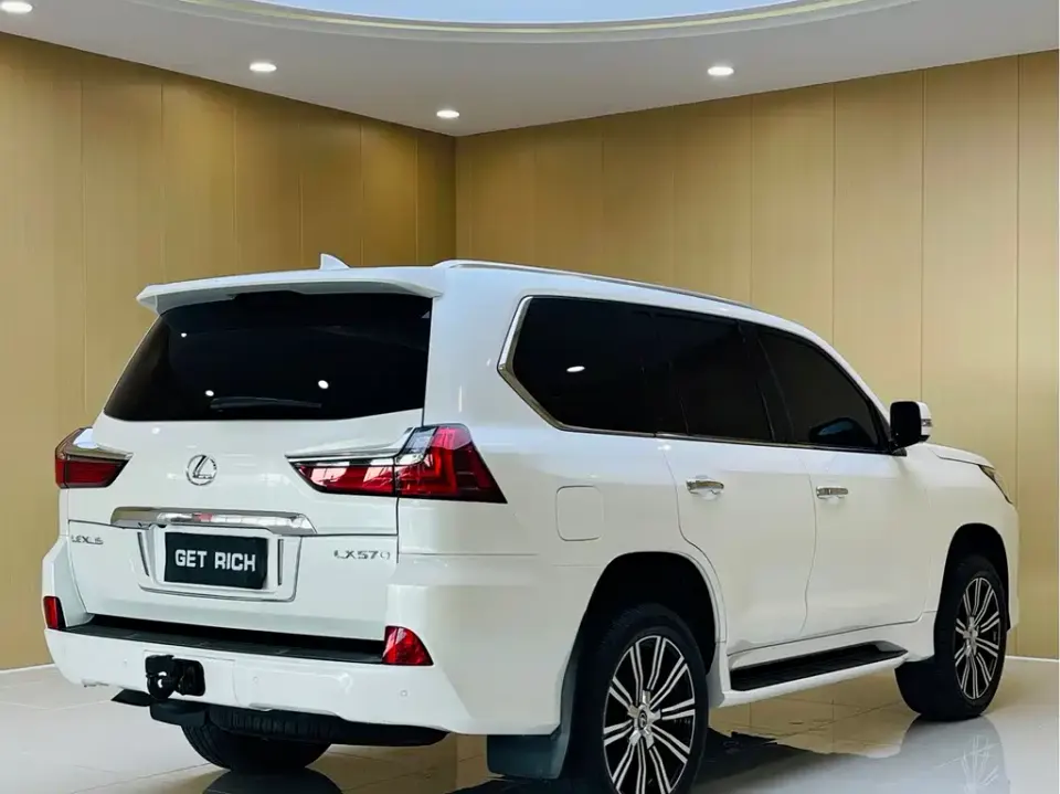 Lexus LX