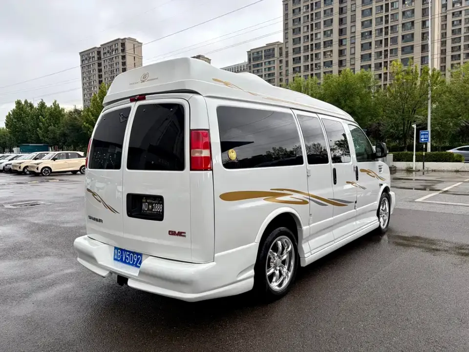 GMC Savana
