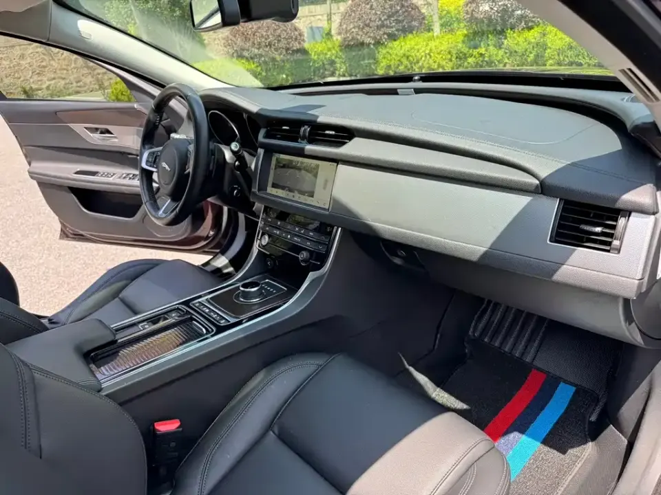 Jaguar XFL