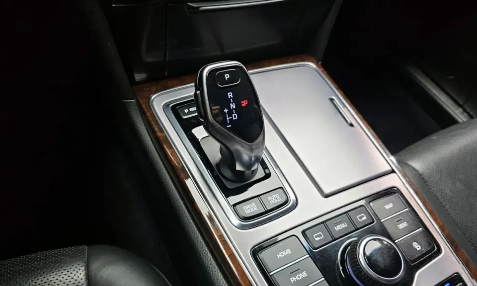 Hyundai Equus