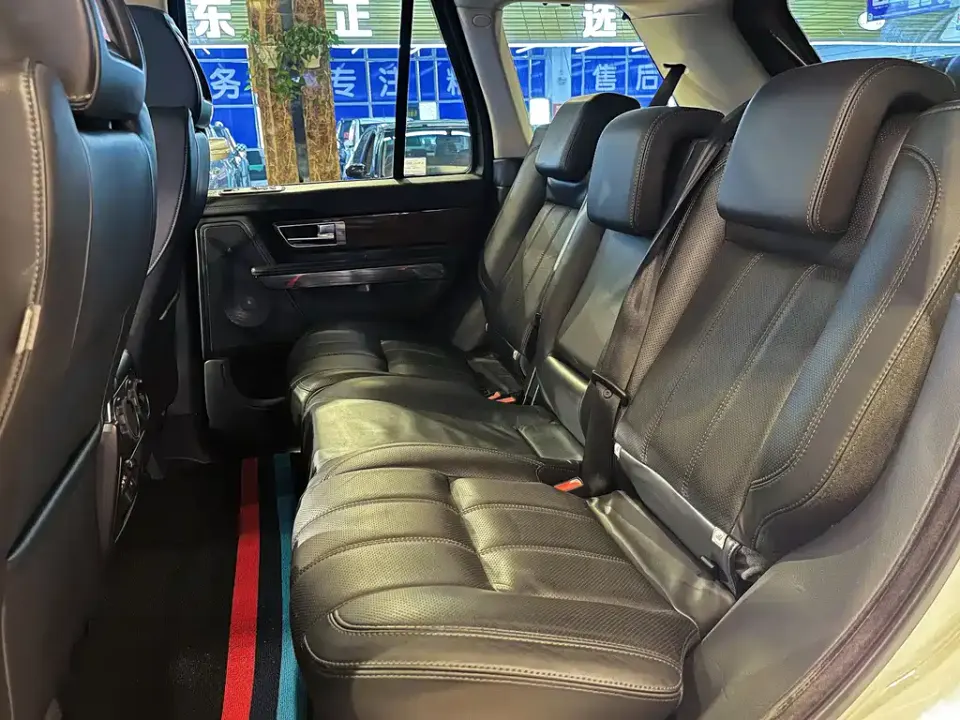 Land Rover Sport