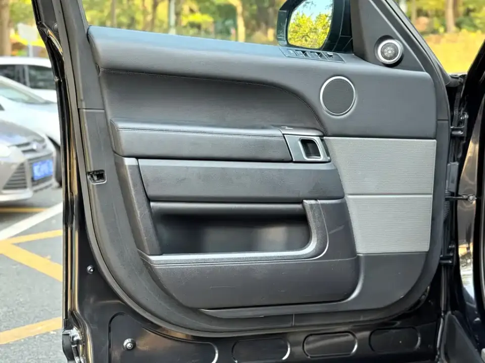 Land Rover Sport
