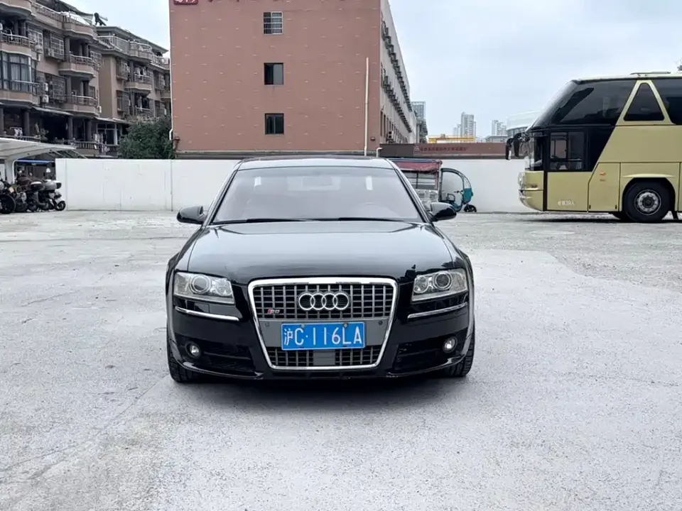 Audi S8