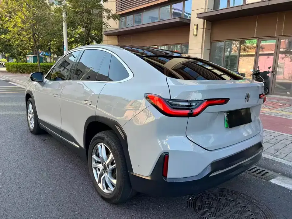 Nio EC6