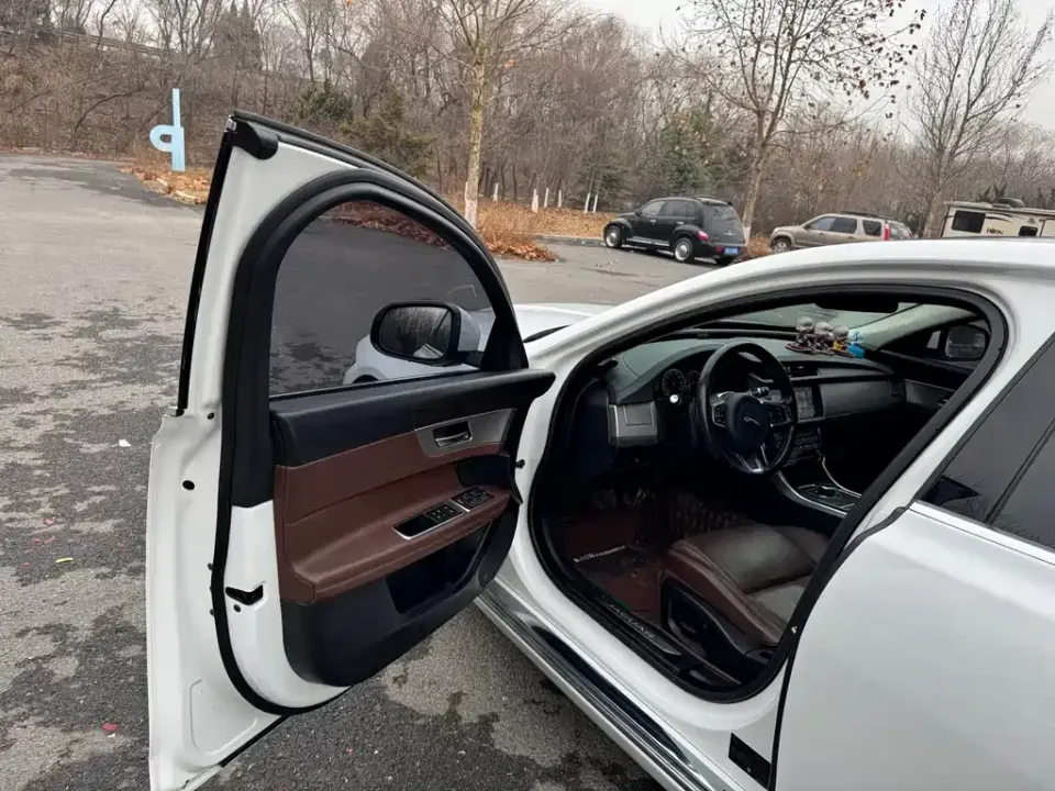Jaguar XFL