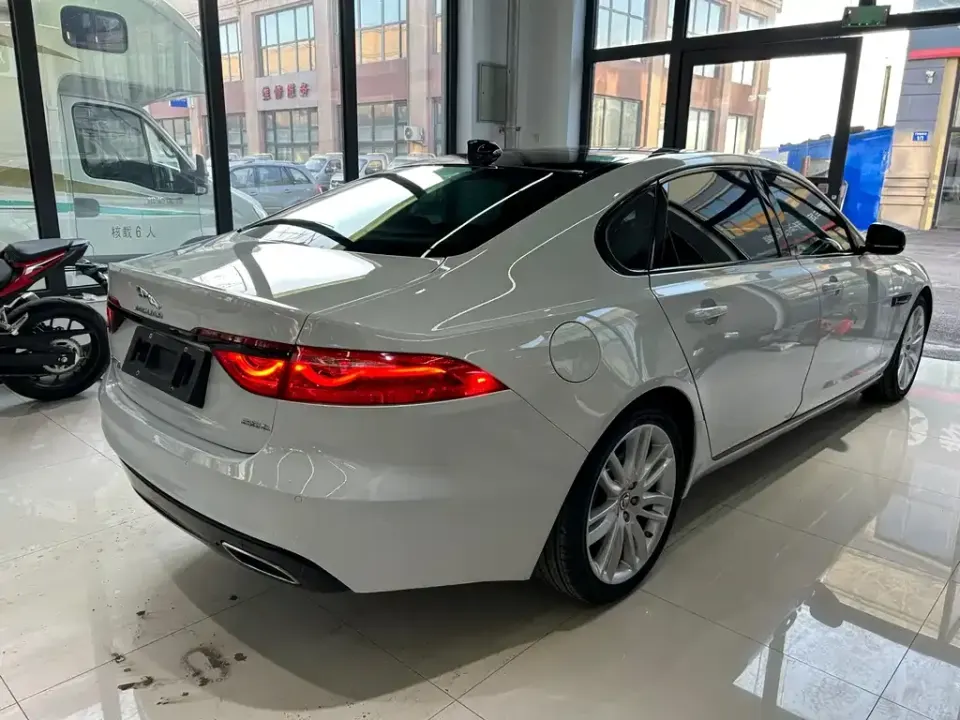 Jaguar XFL