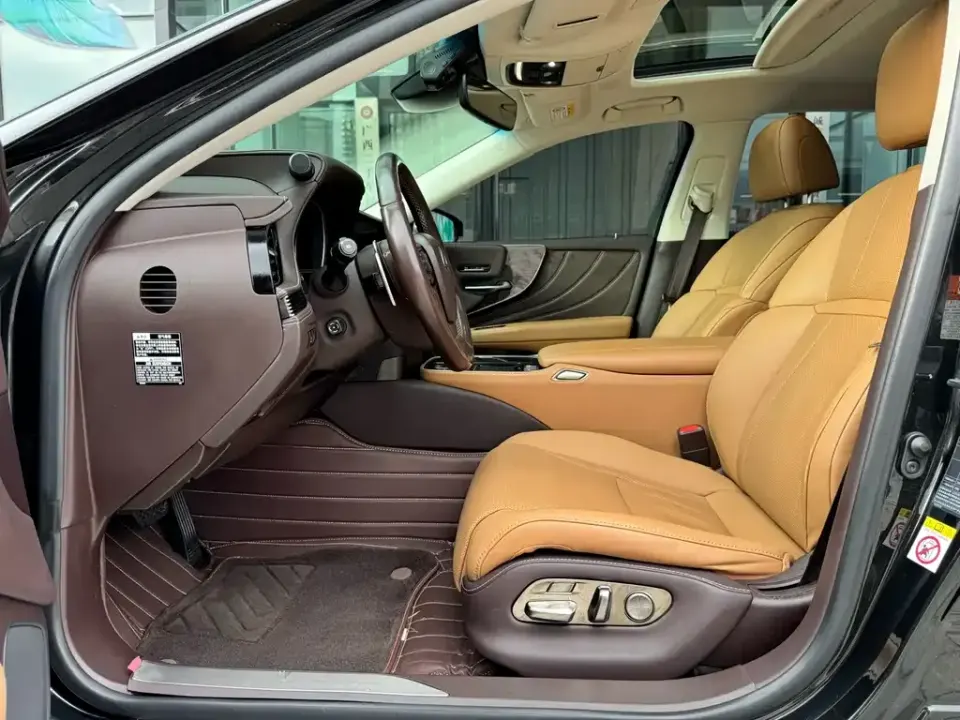 Lexus LS